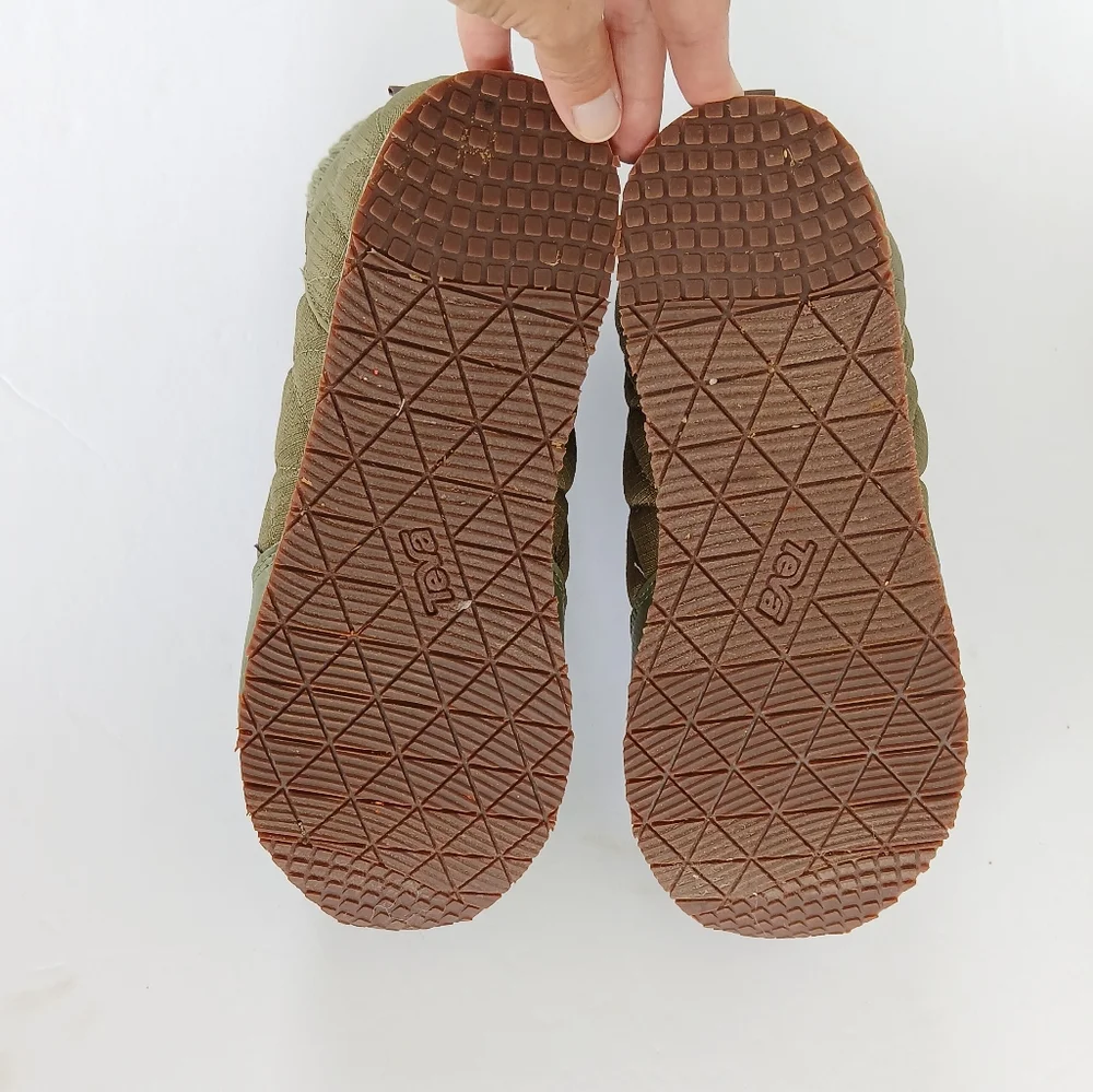 Teva Reember Quilted Mid Slip On Ankle Boots - Picture 8 of 8